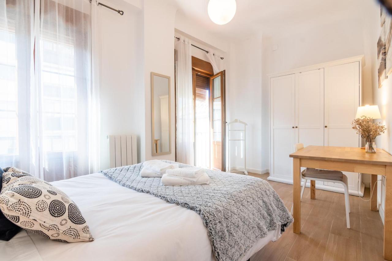 Tuguest Plaza Pescaderia - Catedral Apartment Granada Luaran gambar