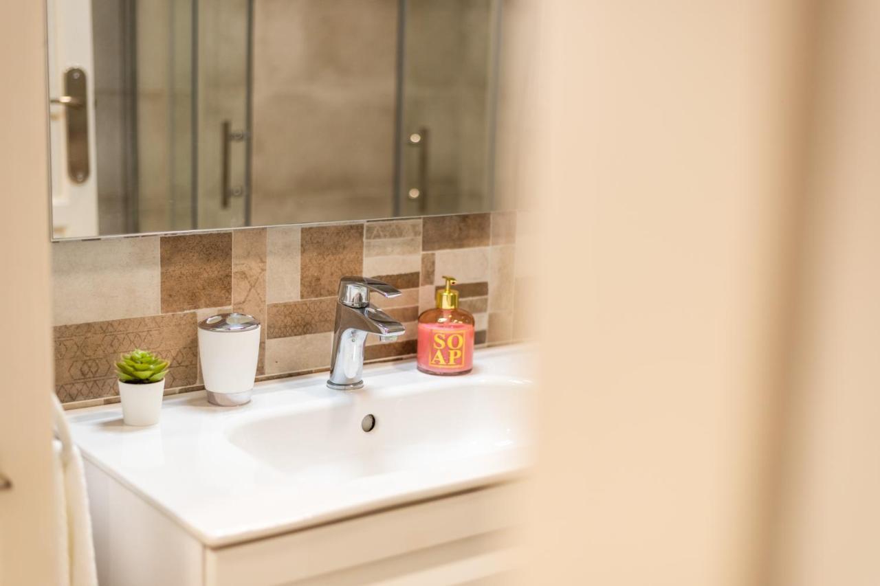 Tuguest Plaza Pescaderia - Catedral Apartment Granada Luaran gambar